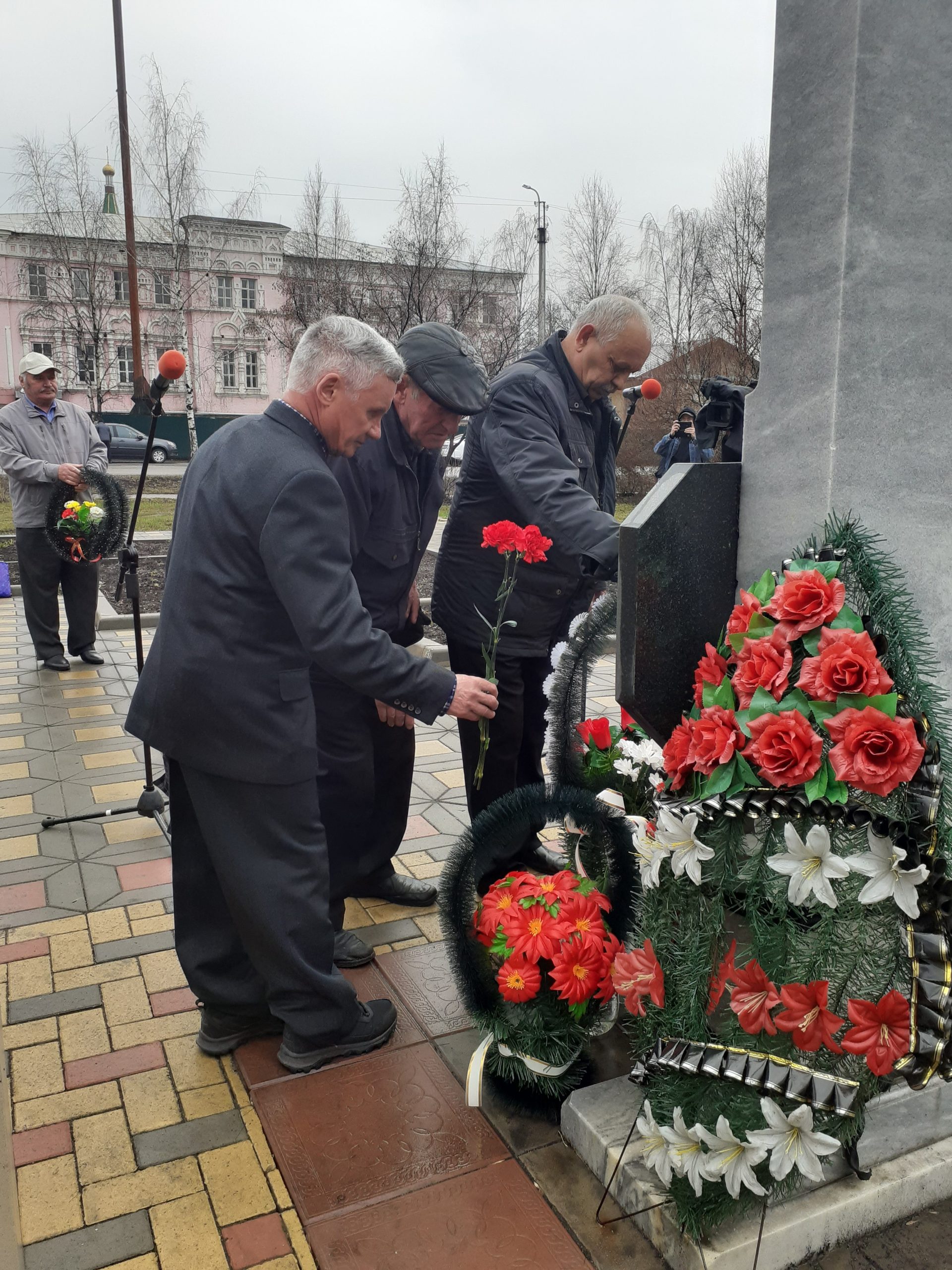 день жертв радиационных аварий. день жертв радиационных аварий. день памяти погибших в радиационных авариях и катастрофах с 1986г. день памяти чернобыльской трагедии. 26 апреля день памяти жертв радиационных аварий и катастроф.